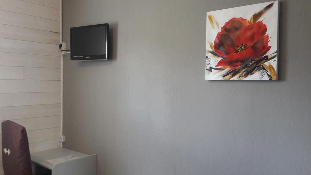 Hotel L'Oustalet Font-Romeu-Odeillo-Via ภายนอก รูปภาพ