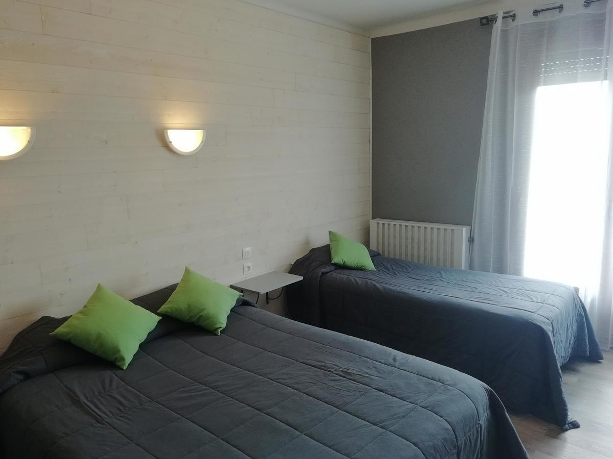 Hotel L'Oustalet Font-Romeu-Odeillo-Via ภายนอก รูปภาพ