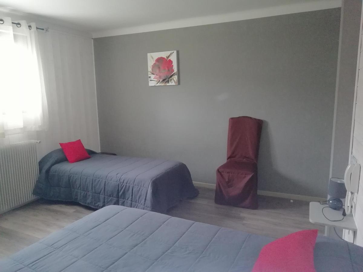 Hotel L'Oustalet Font-Romeu-Odeillo-Via ภายนอก รูปภาพ