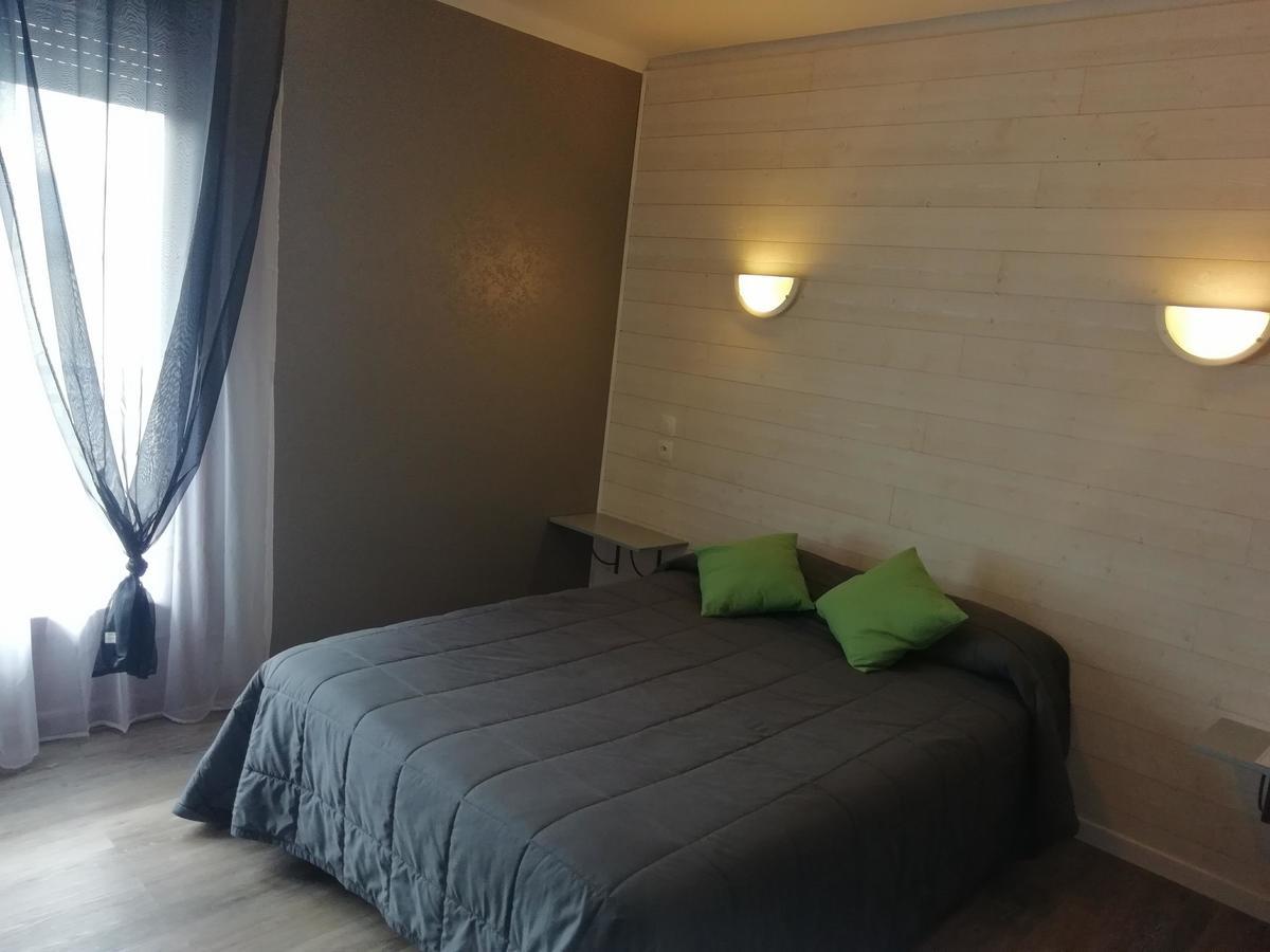 Hotel L'Oustalet Font-Romeu-Odeillo-Via ภายนอก รูปภาพ