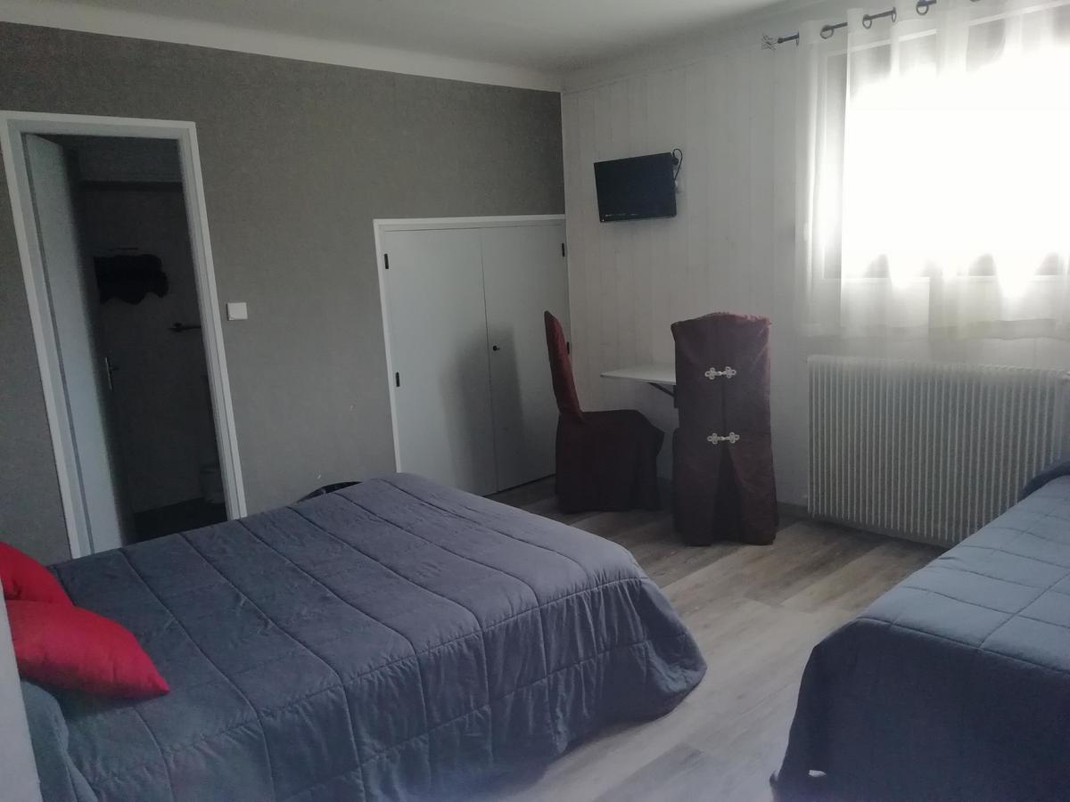 Hotel L'Oustalet Font-Romeu-Odeillo-Via ภายนอก รูปภาพ