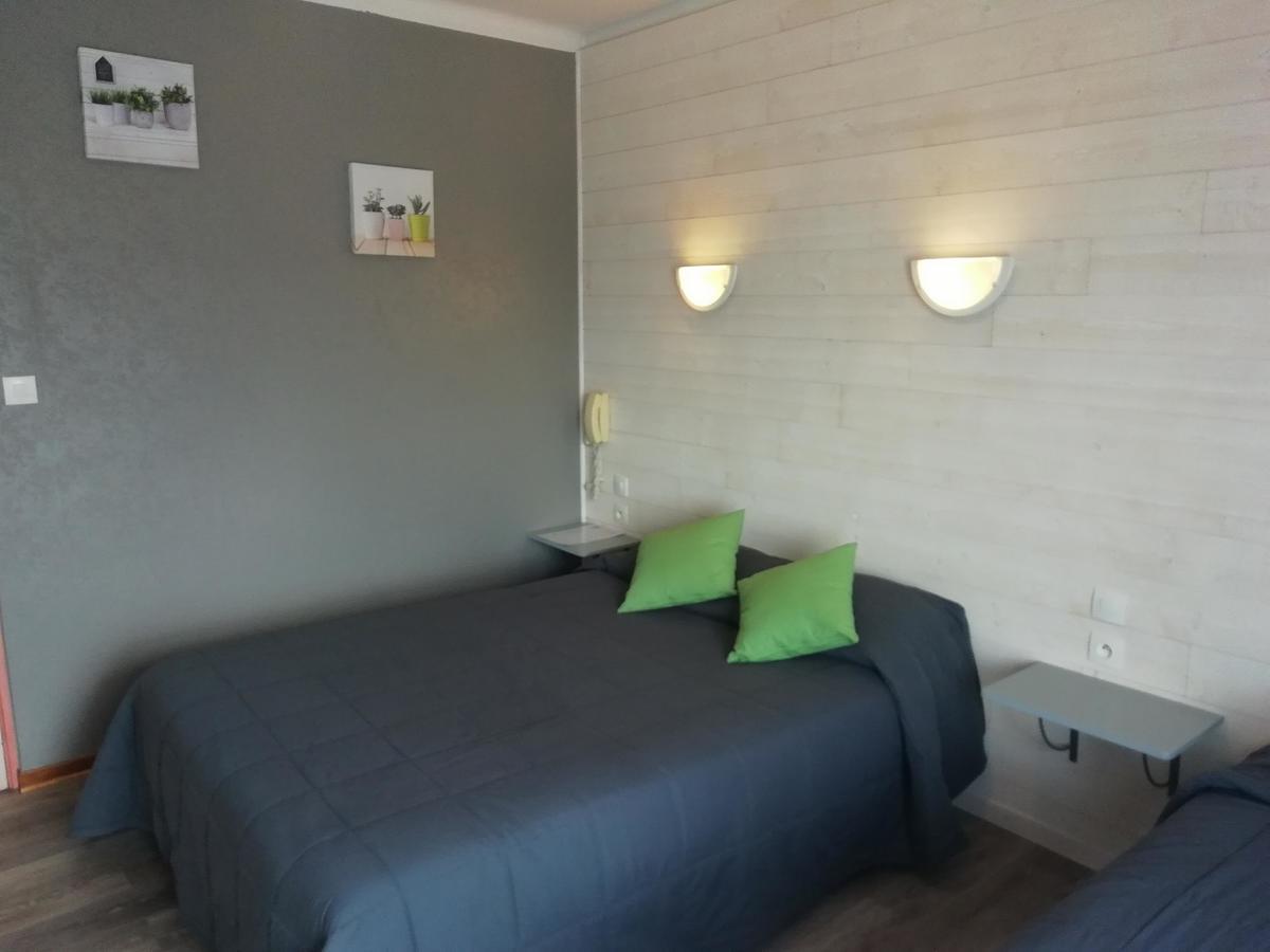 Hotel L'Oustalet Font-Romeu-Odeillo-Via ภายนอก รูปภาพ