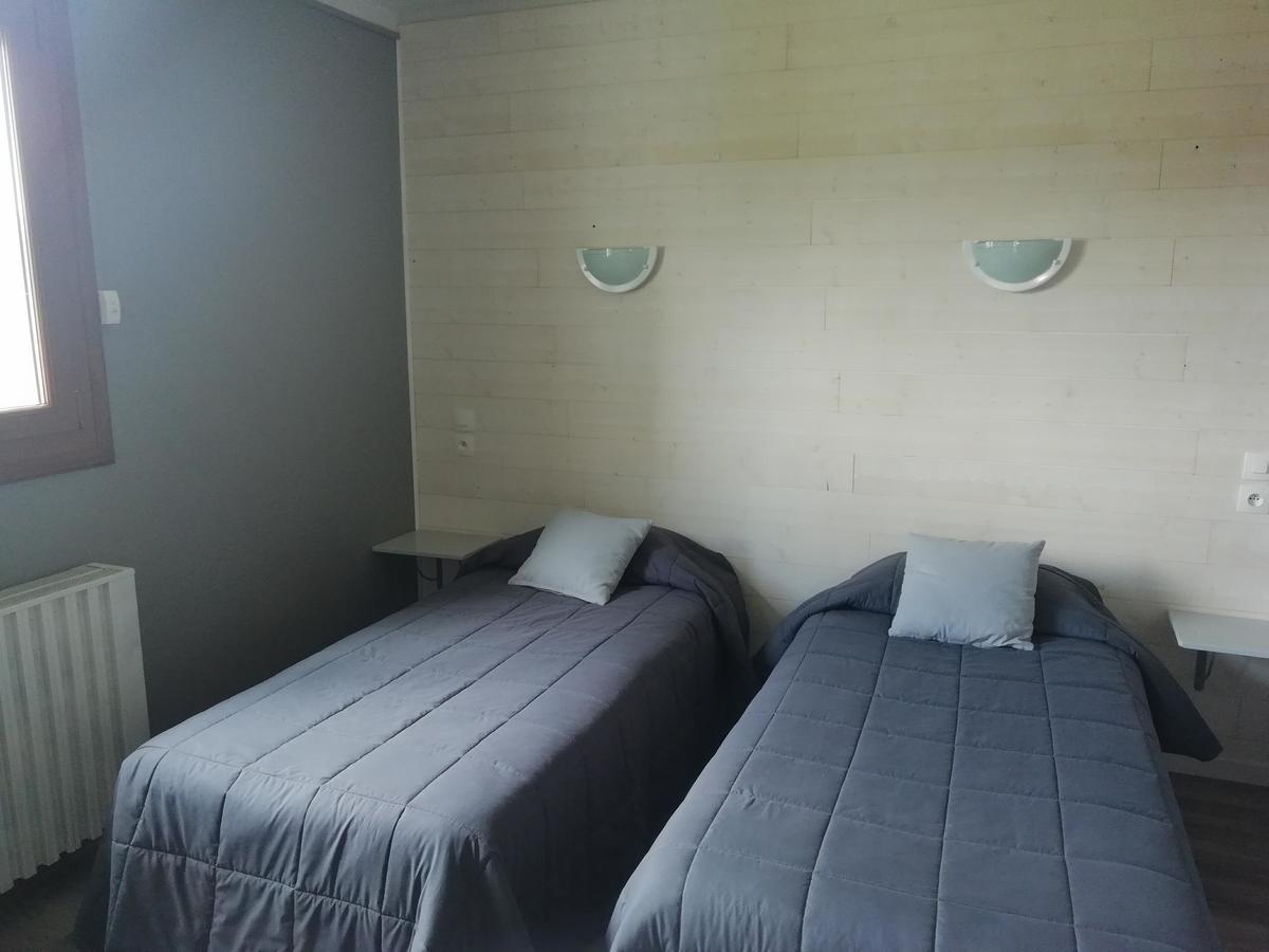 Hotel L'Oustalet Font-Romeu-Odeillo-Via ภายนอก รูปภาพ