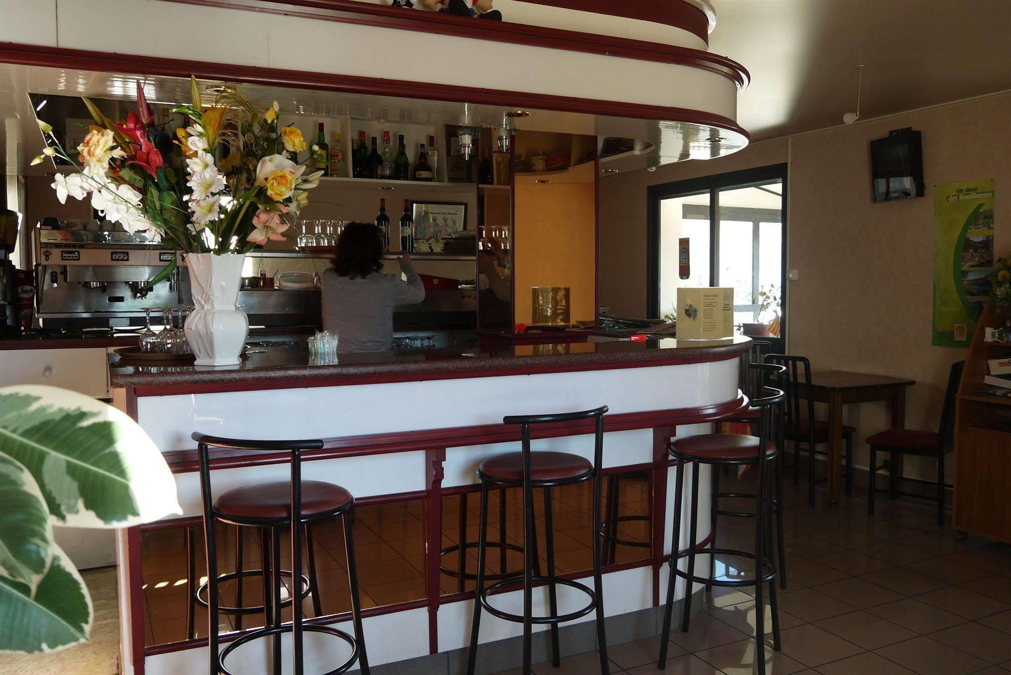Hotel L'Oustalet Font-Romeu-Odeillo-Via ภายนอก รูปภาพ