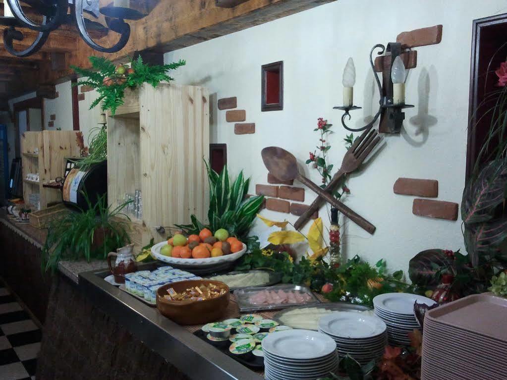 Hotel L'Oustalet Font-Romeu-Odeillo-Via ภายนอก รูปภาพ