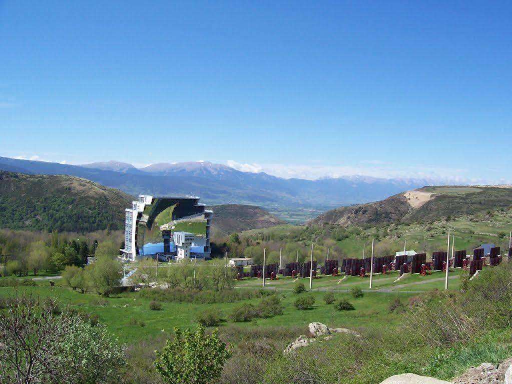 Hotel L'Oustalet Font-Romeu-Odeillo-Via ภายนอก รูปภาพ